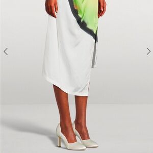 Manolo Blahnik ｜ Trionan Satin Pumps